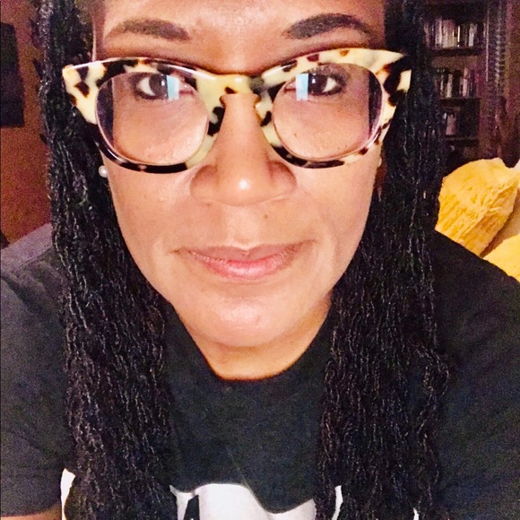 Meet your Posher, Mrs - Picture 2 of 12